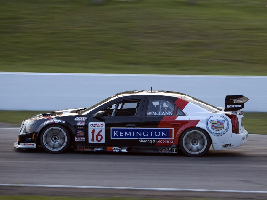  Cadillac CTS-V Race Car 2005 года  (фото 23 из 30)